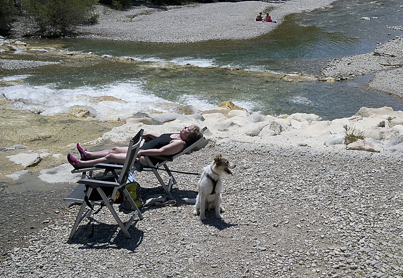 Provence 2014 +20140605_0520 als Smart-Objekt-1 Kopie.jpg - Hab jetzt noch das plätschern vom Fluss in den Ohren - so kann man es gut aushalten 